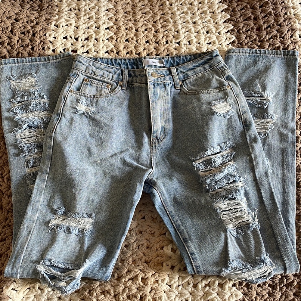 Adika Benjo Ripped Mom Jeans